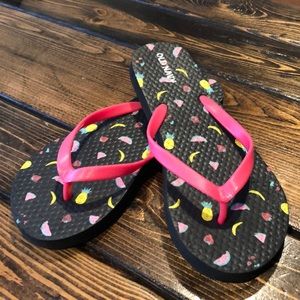 Old Navy Black/Hot Pink Fruit Flip Flops Size 1/2